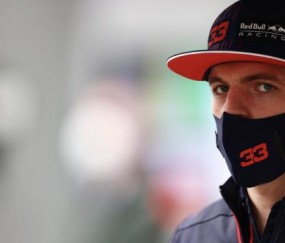 官网赛事新闻-维斯塔潘回应争冠压力：只能说汉密尔顿真不了解我